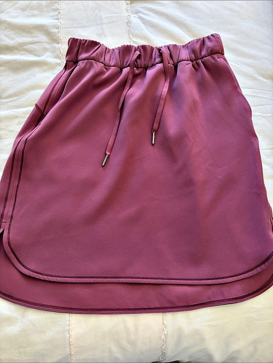 lululemon athletica Dresses & Skirts - Lululemon On the Fly Skirt *Woven Mini Skirt Pink Size 6